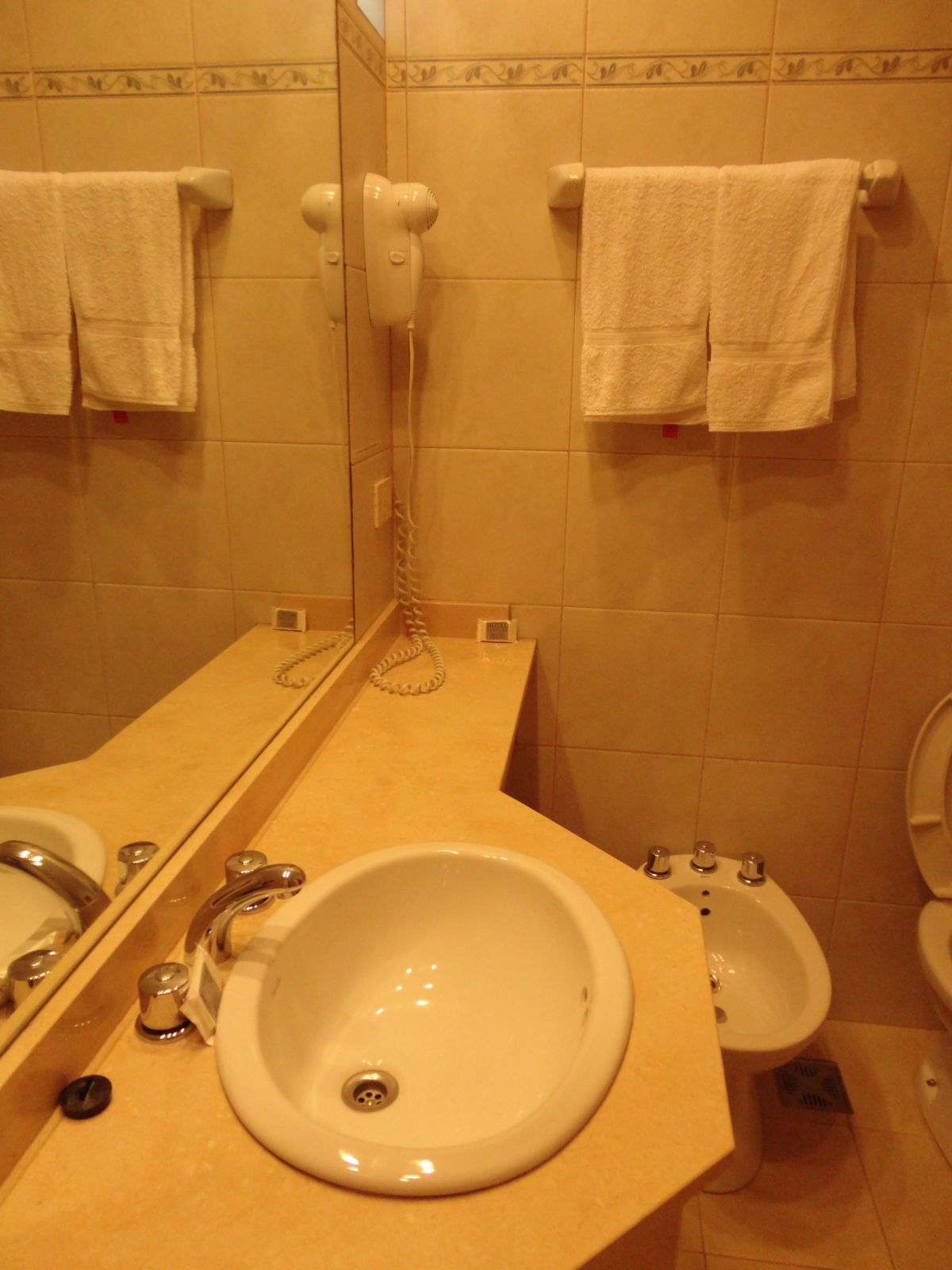 Hotel Carrara บัวโนสไอเรส ภายนอก รูปภาพ