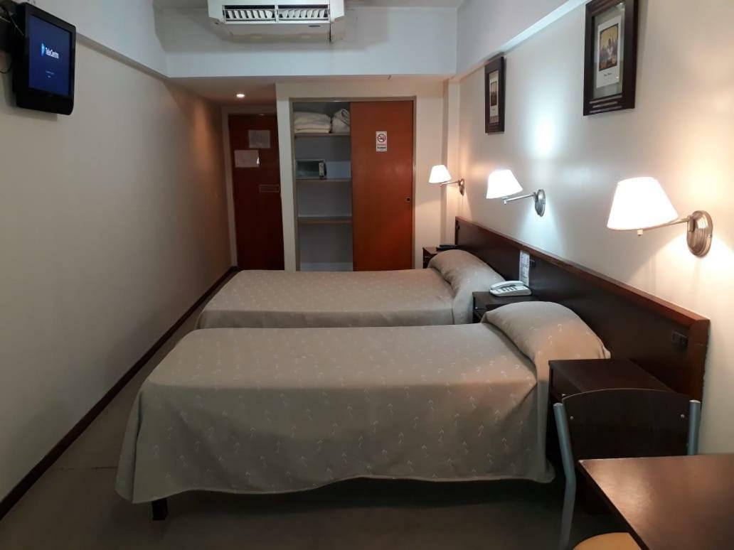 Hotel Carrara บัวโนสไอเรส ภายนอก รูปภาพ