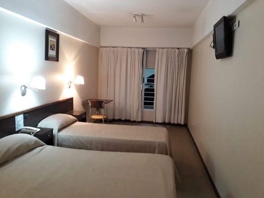 Hotel Carrara บัวโนสไอเรส ภายนอก รูปภาพ